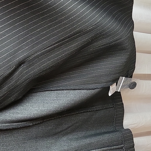 Bailey 44 Black Pinstripe Blazer Size M - Picture 6 of 9